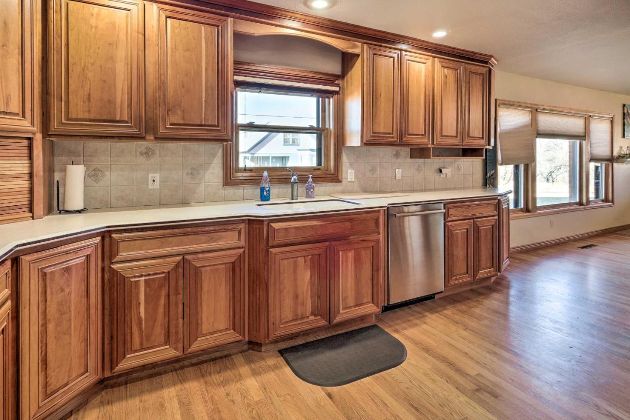 Welcoming Canon City Abode - Walk To River! Exterior photo
